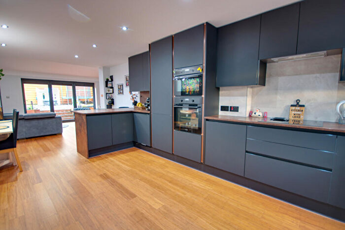 2 Bedroom Semi-Detached House For Sale In Townhill Park! Extended! Fantastic Finish Throughout!, SO18