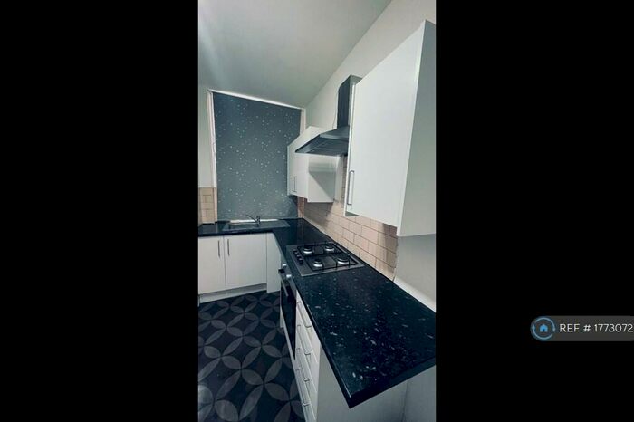 2 Bedroom Terraced House To Rent In Stanley Road, Leeds, LS9