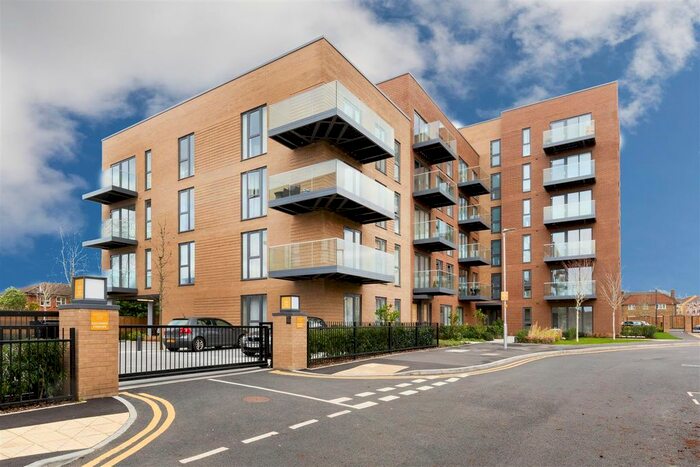 2 Bedroom Flat To Rent In Millar House, Station Road, Hertfordshire, WD6