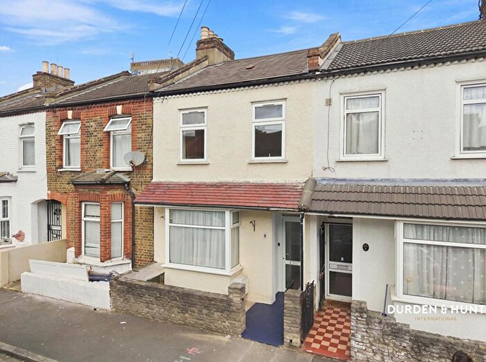 3 Bedroom Terraced House To Rent In Newman Road, London, E13