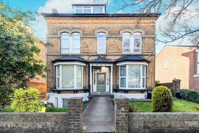 1 Bedroom Flat To Rent In Glen View, Gravesend, Kent, DA12