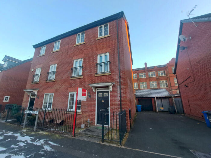 5 Bedroom Semi-Detached House To Rent In Paprika Close, Openshaw, M11