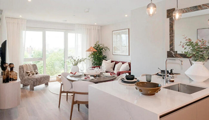 2 Bedroom Apartment To Rent In Bow View Apartments, Bow Green, E3