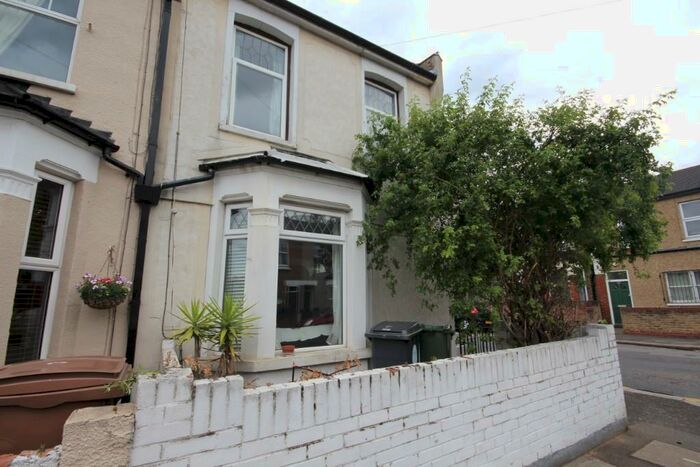 2 Bedroom End Of Terrace House To Rent In Chatham Road, London, E17