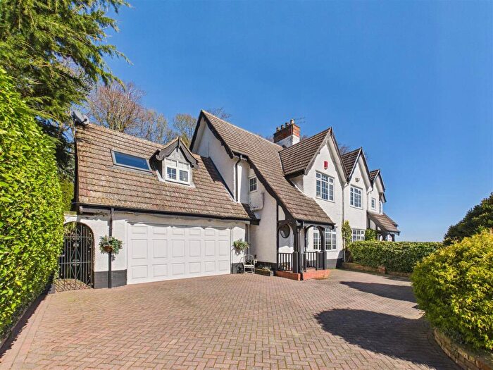 4 Bedroom Semi Detached House For Sale In Swanland Hill, North Ferriby, HU14