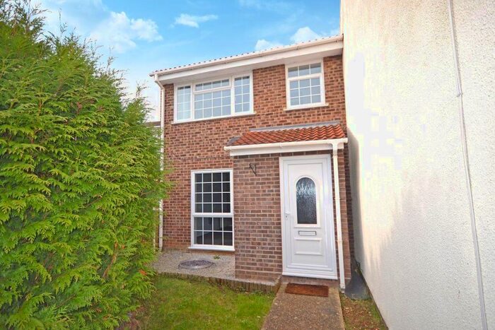 3 Bedroom Property To Rent In Daisy Court, Springfield, CM1