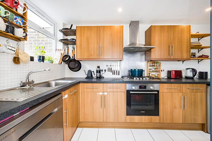2 Bedroom Terraced House For Sale In Albany Road, Walthamstow, E17