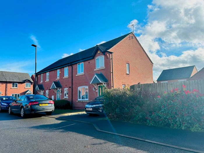 3 Bedroom Semi-Detached House To Rent In Dewberry Court, Stenson Fields, Derby, DE24