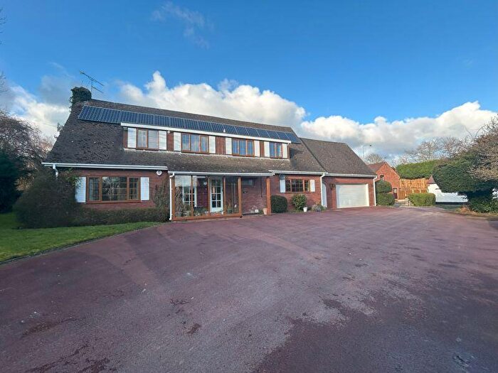 5 Bedroom Detached House To Rent In Bittell Farm Rd, Alvechurch, Birmingham -, B48