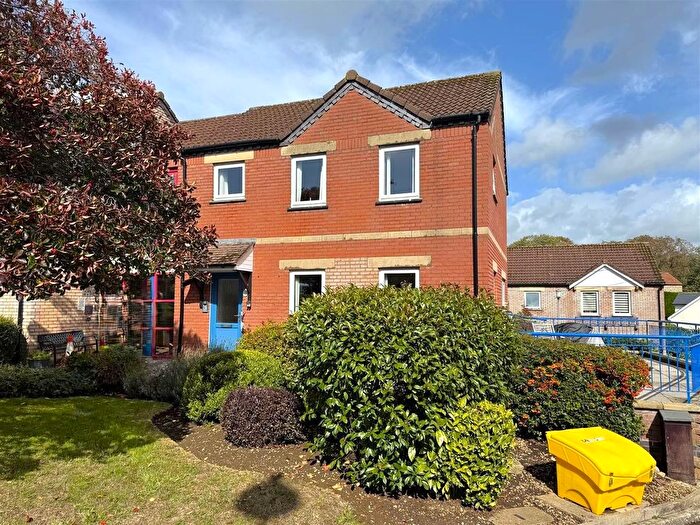 3 Bedroom Flat For Sale In Fairacres Close, Keynsham, Bristol, BS31