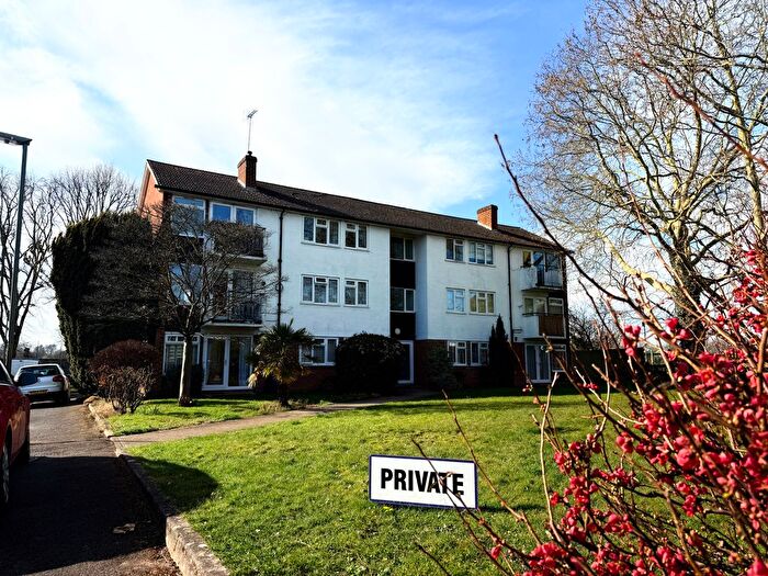 2 Bedroom Flat To Rent In Manygate Lane, Shepperton, TW17