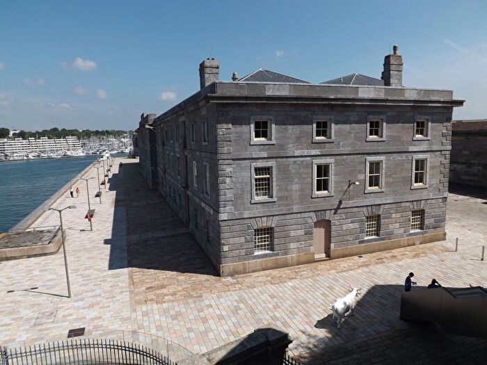 2 Bedroom Flat To Rent In Clarence, Plymouth, PL1
