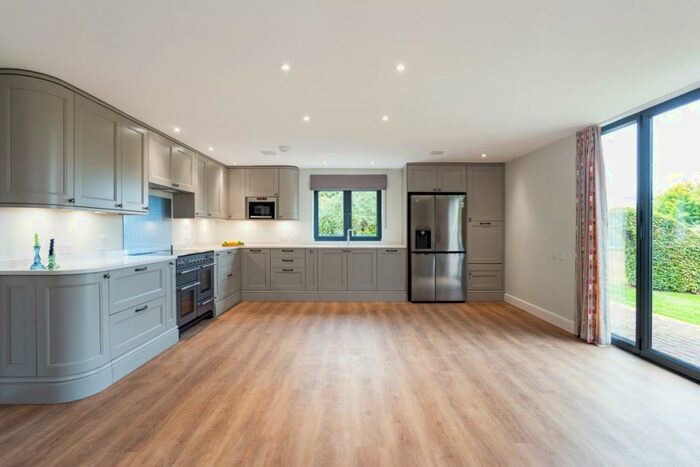 4 Bedroom Detached House To Rent In Sparsholt Winchester, SO21