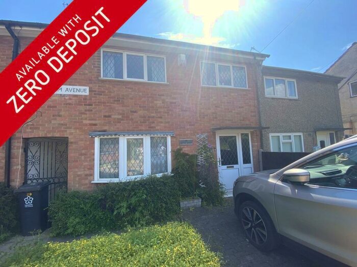 3 Bedroom Town House To Rent In Wokingham Avenue, Leicester, LE2