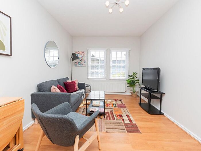 1 Bedroom Flat To Rent In City Centre, BA1