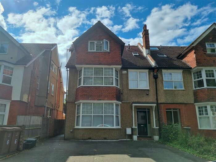 1 Bedroom Flat To Rent In Camborne Road, Sutton, SM2