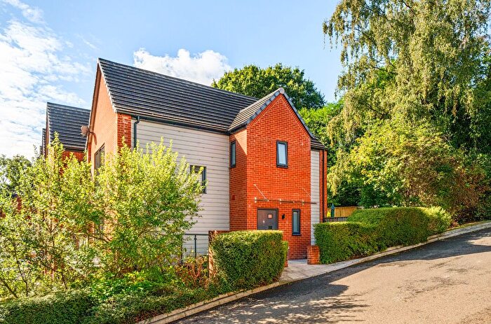 End Of Terrace House For Sale In Sundays Hill Close, Hedge End, Southampton, Hampshire, SO30