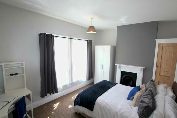 4 Bedroom Terraced House To Rent In Cowper Street, Northampton, NN1