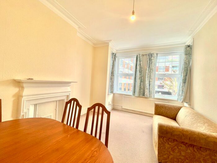 3 Bedroom Flat To Rent In Dollis Park, Finchley Central, London, N3
