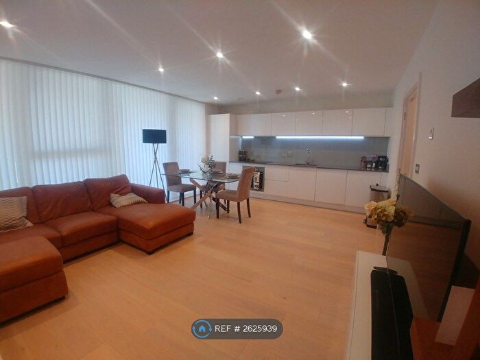 3 Bedroom Maisonette To Rent In Vencourt Place, London, W6