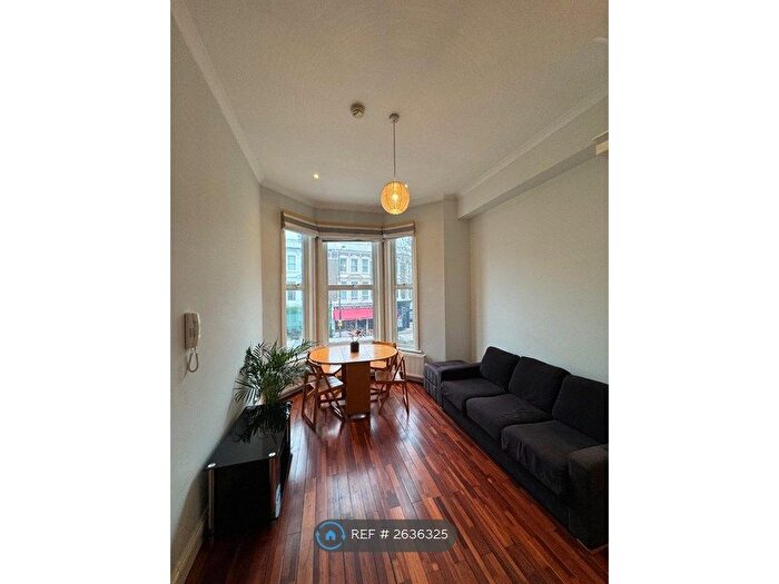 2 Bedroom Flat To Rent In Bc Shepherds Bush Road, London, W6