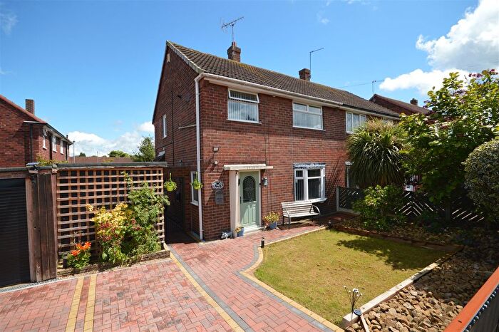 3 Bedroom Semi-Detached House For Sale In Dawtrie Street, Castleford, WF10