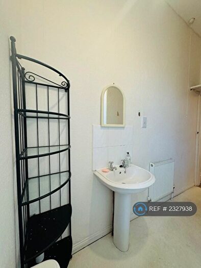 2 Bedroom Flat To Rent In Dumbarton Road, Glasgow, G11