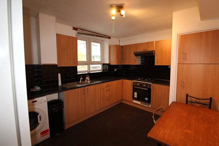 4 Bedroom Flat To Rent In Boyd Street, London, E1