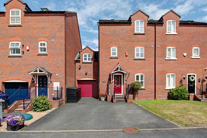 4 Bedroom Semi-Detached House For Sale In Old Chester Road, Barbridge, Nantwich, CW5