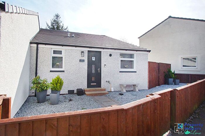 3 Bedroom Town House For Sale In Warwickhill, Girdle Toll, KA11