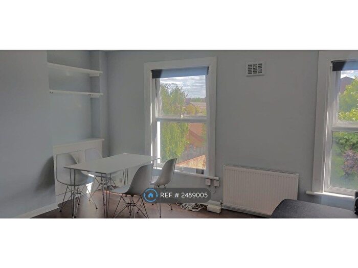 1 Bedroom Flat To Rent In Culmore Road, London, SE15