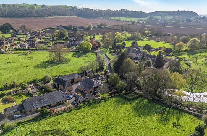 3 Bedroom Semi Detached House For Sale In Downyard Compton Pauncefoot, BA22