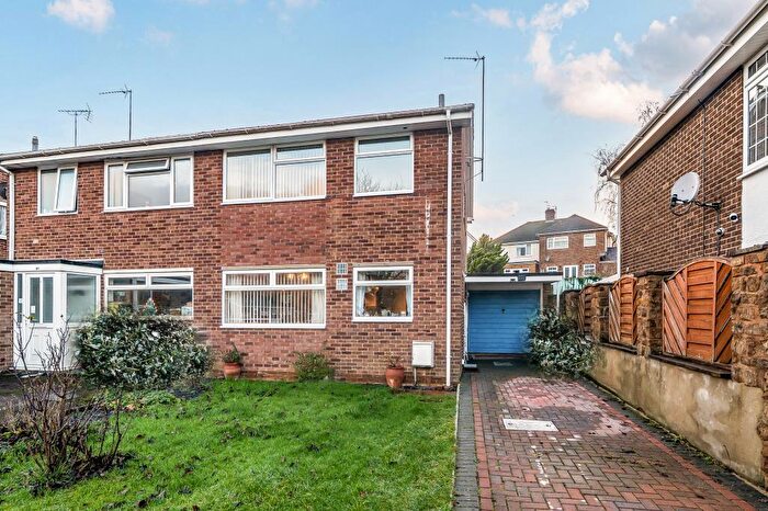 3 Bedroom Semi Detached House For Sale In Banbury, Oxfordshire, OX16