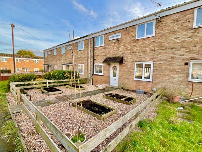 3 Bedroom Terraced House For Sale In Wordsworth Road, Daventry, NN11