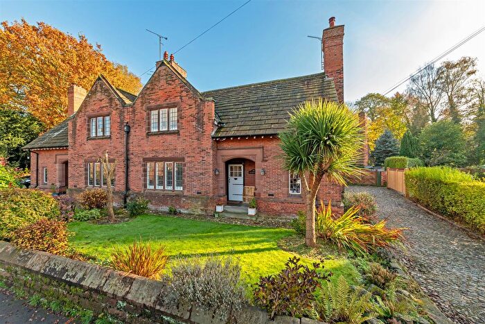 3 Bedroom Semi-Detached House For Sale In Old Chester Road, Higher Walton, Warrington, WA4