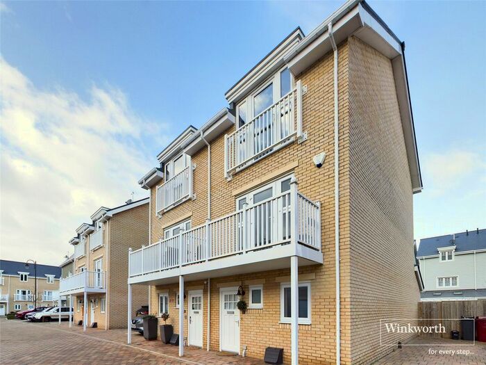 3 Bedroom Town House To Rent In Massachusetts Place, Reading, Berkshire, RG2