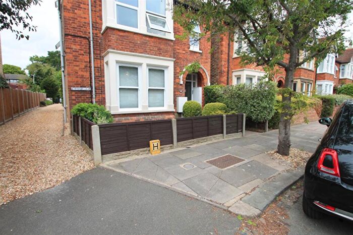 1 Bedroom Flat To Rent In Merton Road, Bedford, MK40