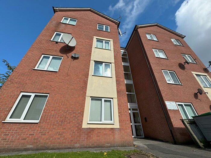 2 Bedroom Flat To Rent In Sugar Mill Square, Manchester, M5