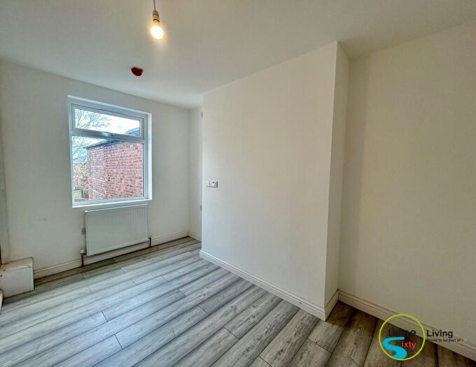 4 Bedroom Apartment To Rent In Bramhall Lane, Stockport, Cheshire, SK2