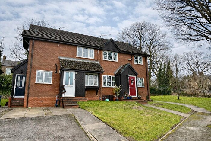 2 Bedroom Flat To Rent In Peveril Gardens, Disley, Stockport, SK12