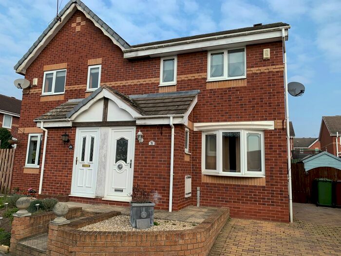 3 Bedroom Semi-Detached House To Rent In The Leys, South Kirkby, WF9