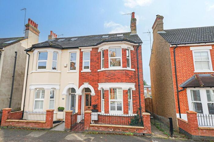 4 Bedroom Semi Detached House For Sale In Springfield Road, Linslade, LU7