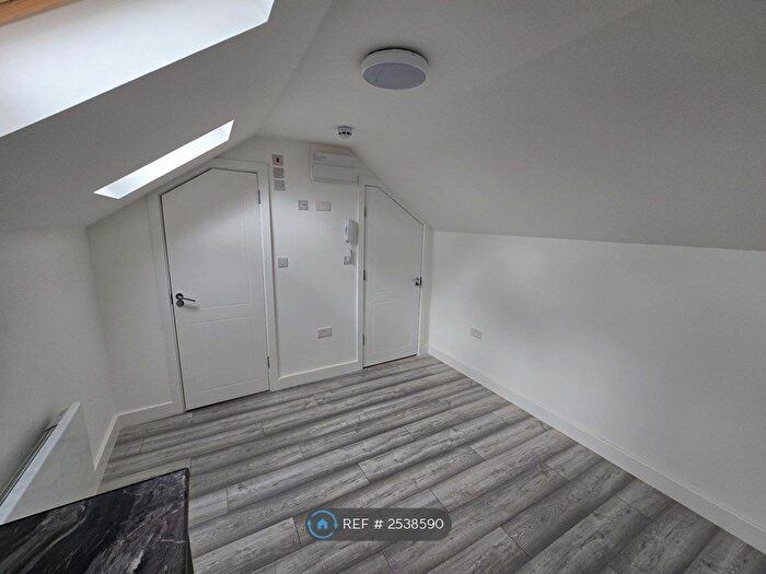 Studio To Rent In Hither Green Lane, London, SE13