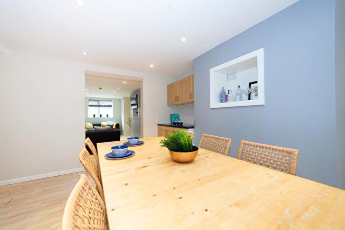 7 Bedroom Terraced House To Rent In Headingley Mount, Headingley, Leeds, LS6