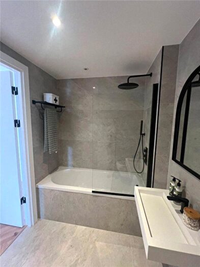 2 Bedroom Apartment To Rent In Arklow Road, London, SE14