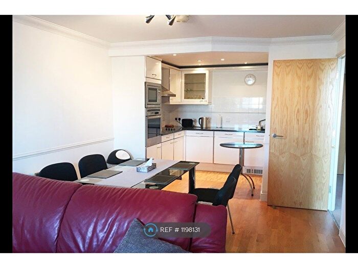 2 Bedroom Flat To Rent In Greenfell Mansions, London, SE8