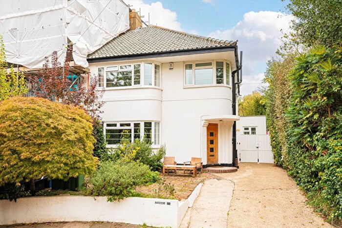 4 Bedroom Property For Sale In Park House Gardens, East Twickenham, TW1