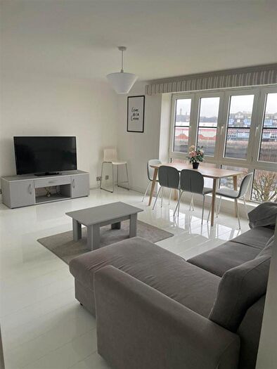 2 Bedroom Flat To Rent In Mavisbank Gardens, Glasgow, G51