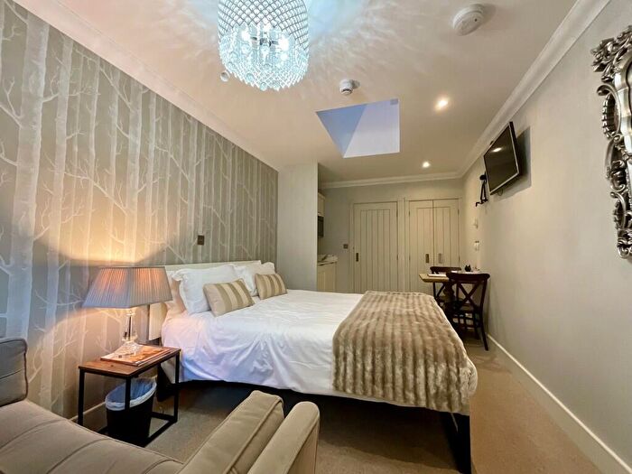 1 Bedroom Apartment To Rent In Willows At The Rest, Steep Hill, LN2