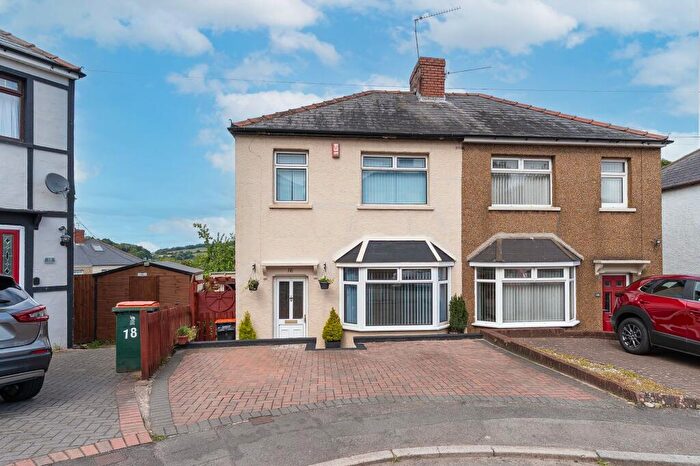 3 Bedroom Semi-Detached House For Sale In Queens Croft, Newport, NP20
